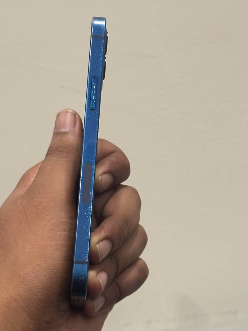 Apple iPhone 12 6
