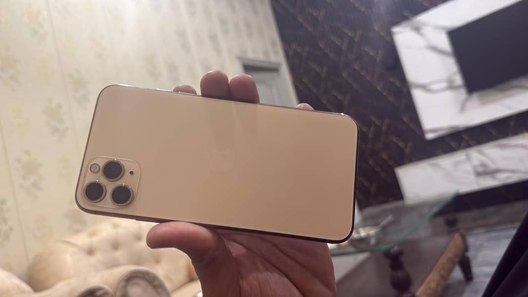 Apple iPhone 11 Pro Max 0