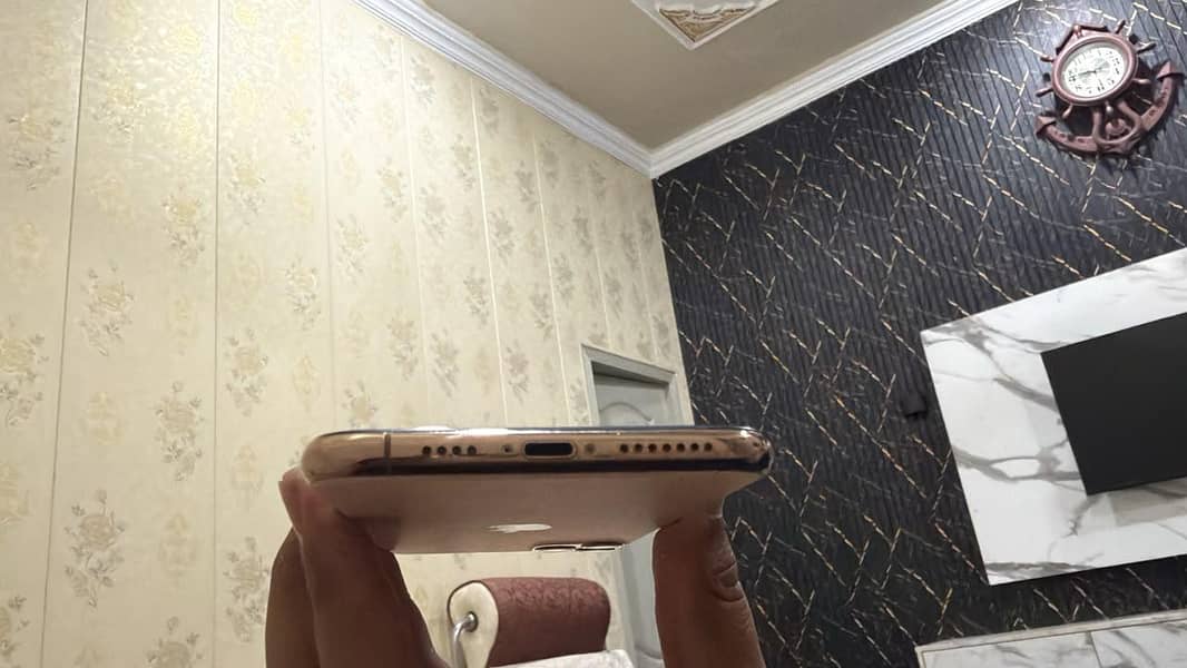 Apple iPhone 11 Pro Max 3
