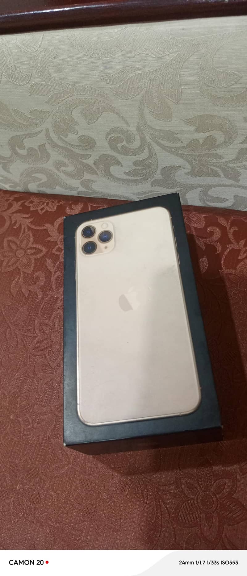 Apple iPhone 11 Pro Max 4