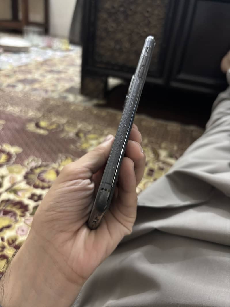 Apple iPhone 11 Pro Max 1