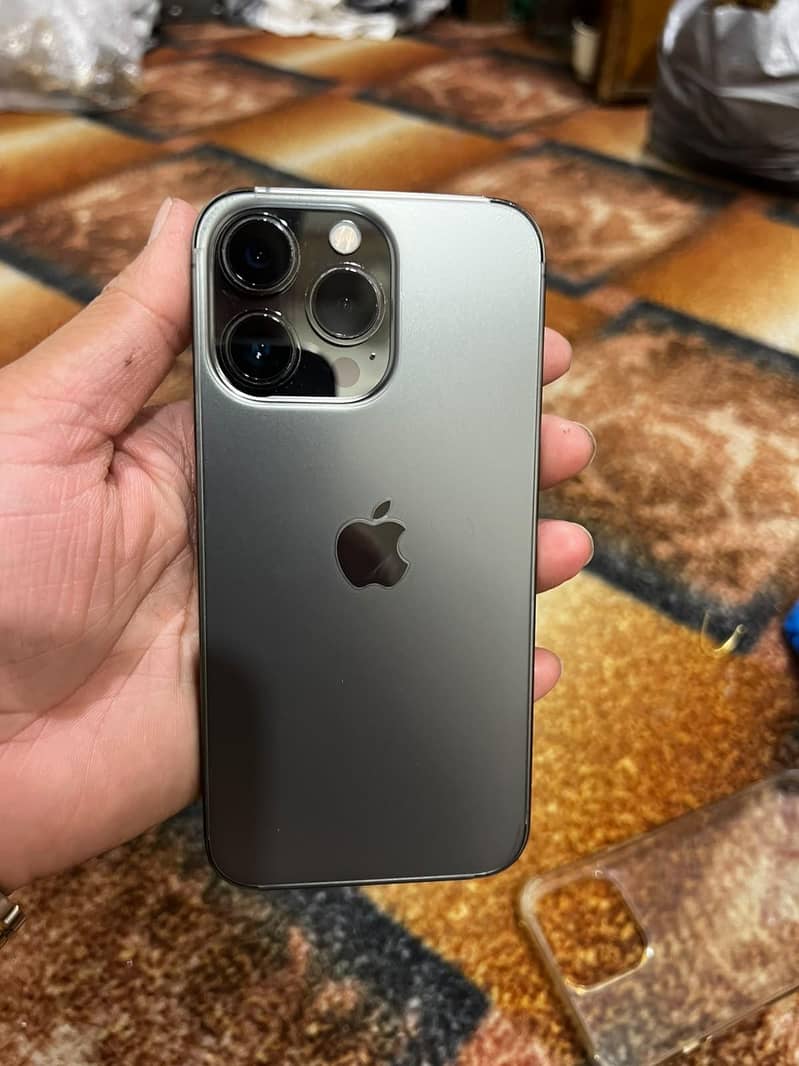 Apple iPhone 13 Pro 1