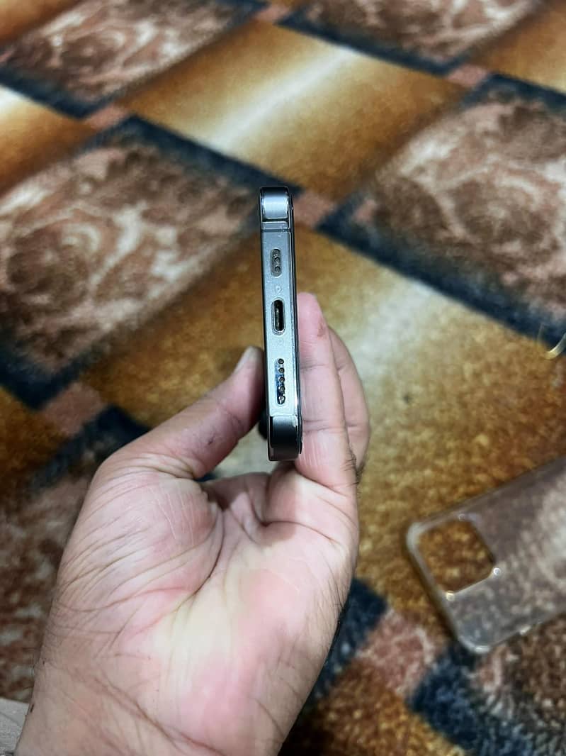 Apple iPhone 13 Pro 2