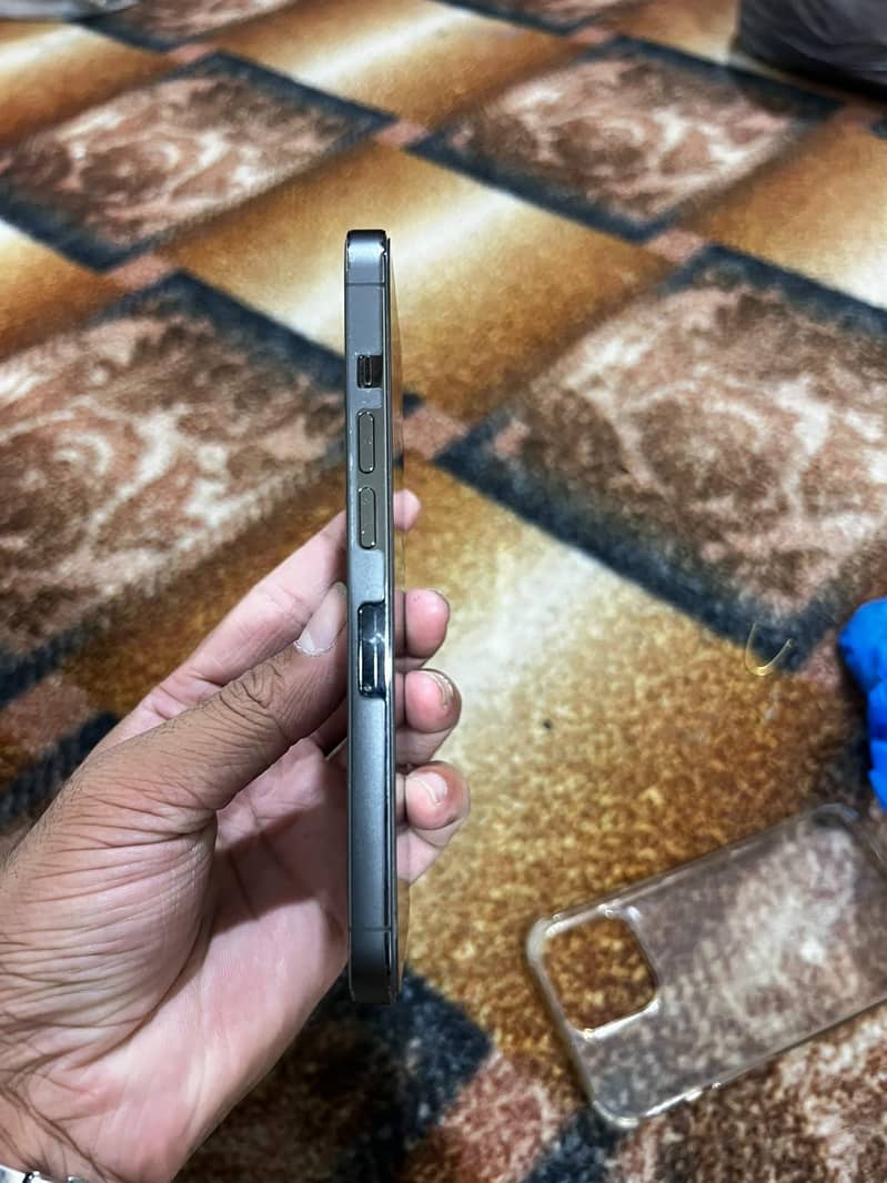 Apple iPhone 13 Pro 4