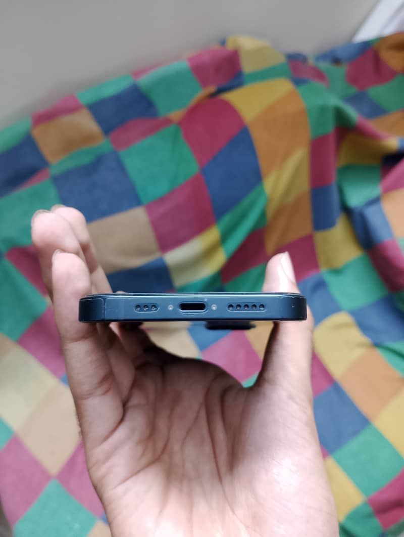 Apple iPhone 13 2