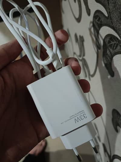Original 33W charger for sale urgently