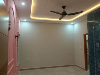 10 Marla Portion Available For Rent