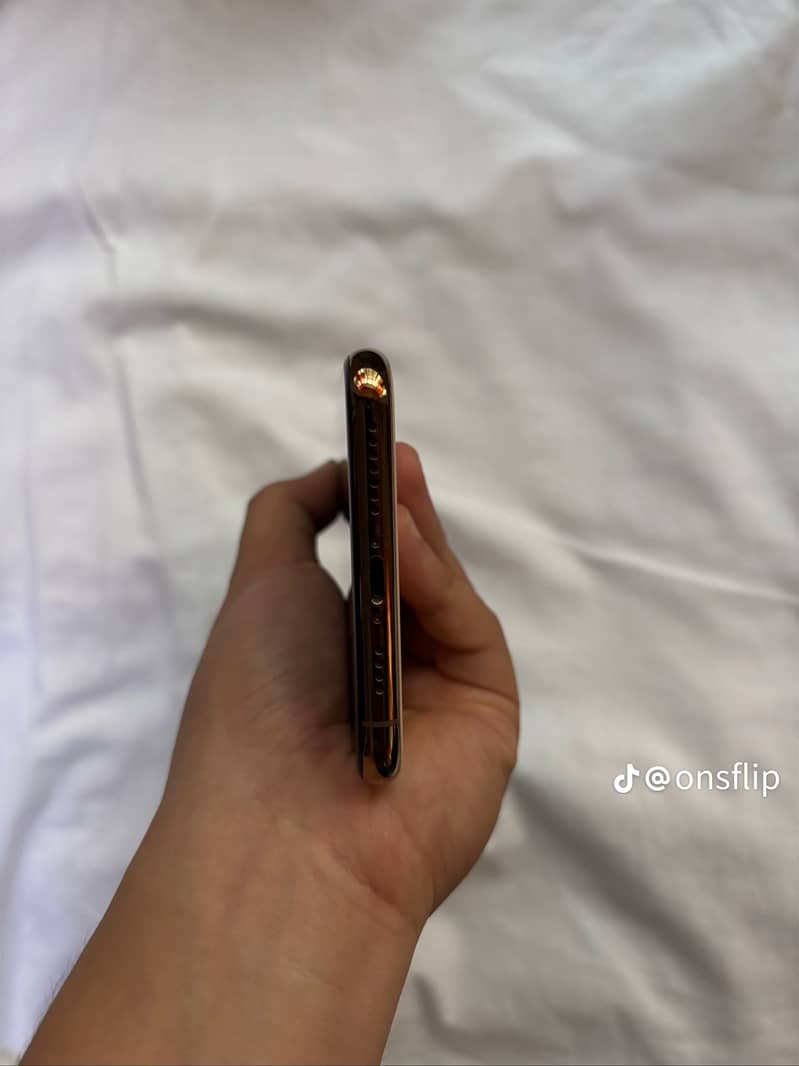 Apple iPhone 11 Pro Max 6