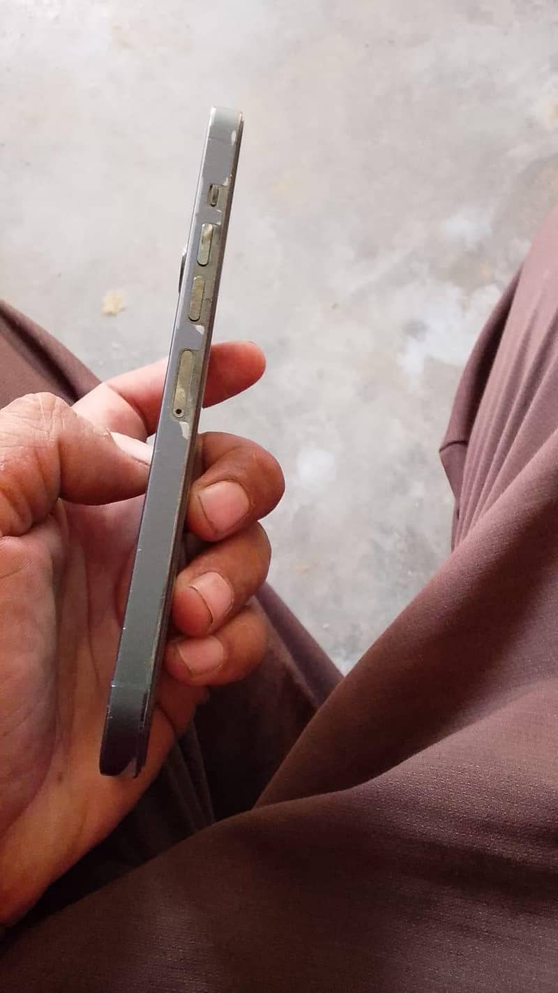 Apple iPhone 13 Pro Max 2
