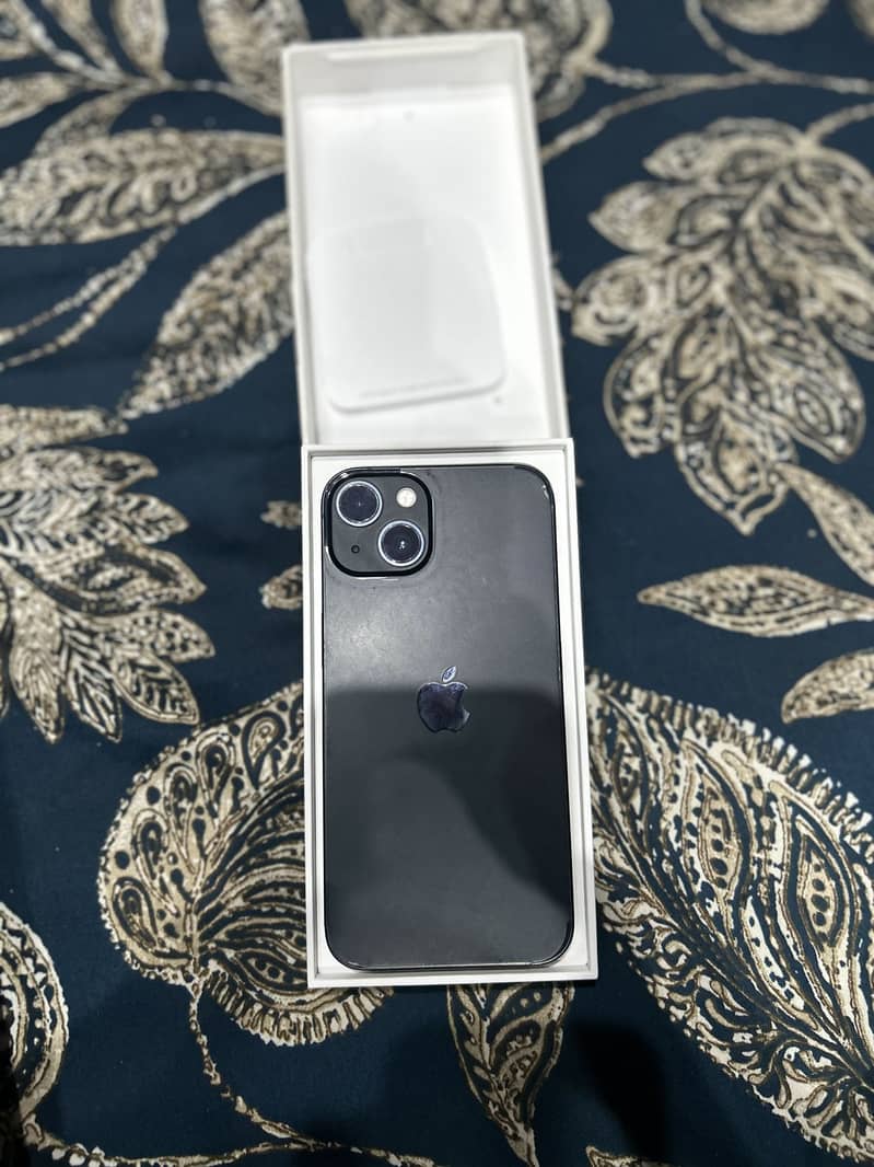 Apple iPhone 13 0