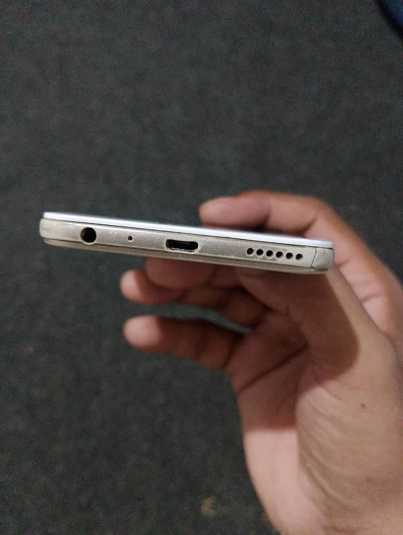 OPPO A57 1