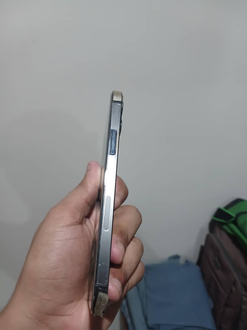 Apple iPhone 12 Pro 2