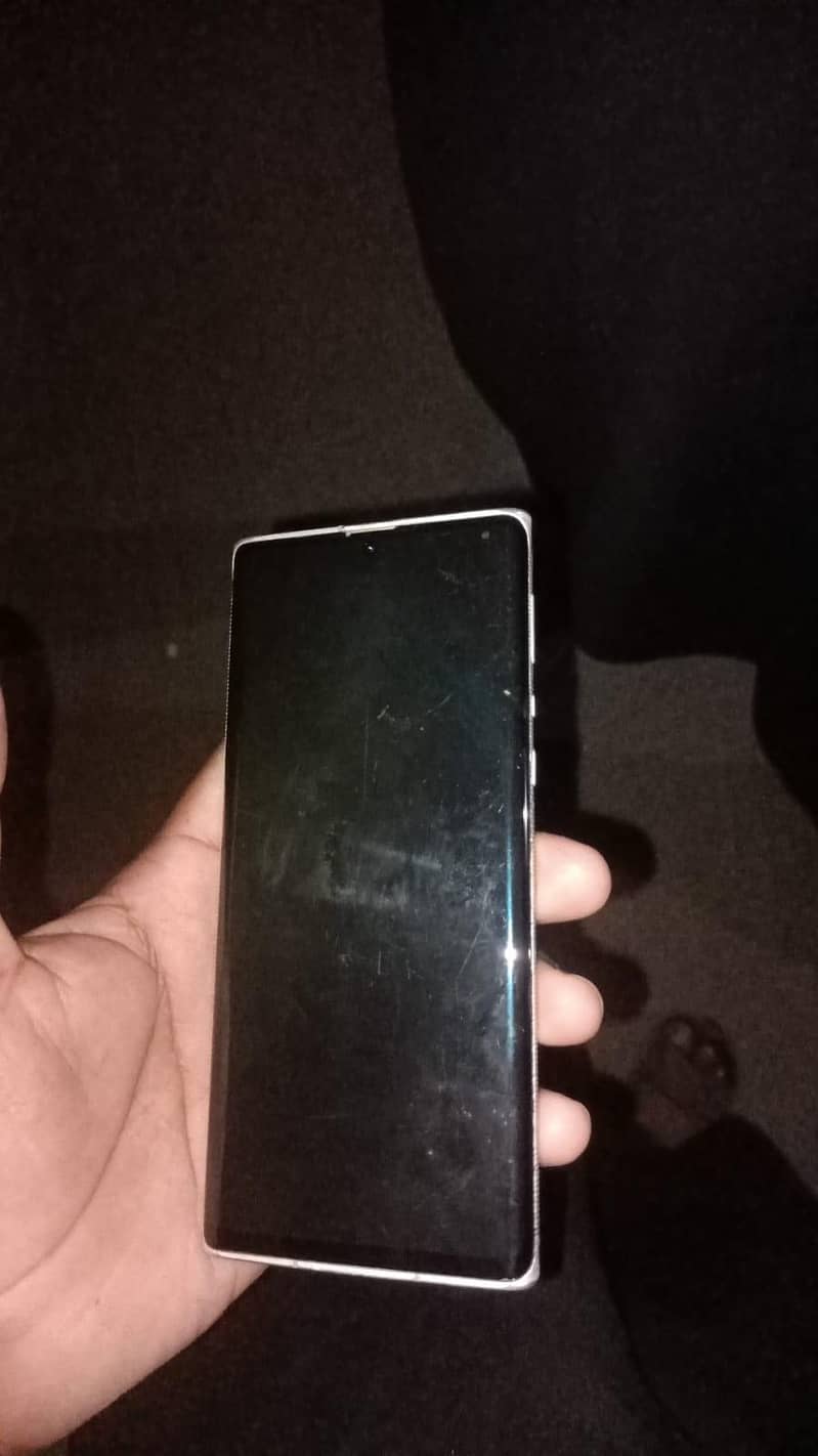 Sharp Aquos R6 2