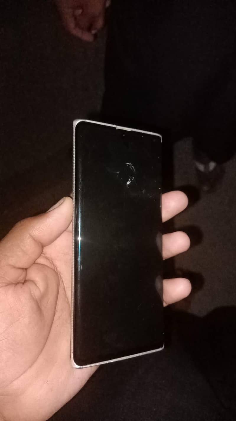 Sharp Aquos R6 3