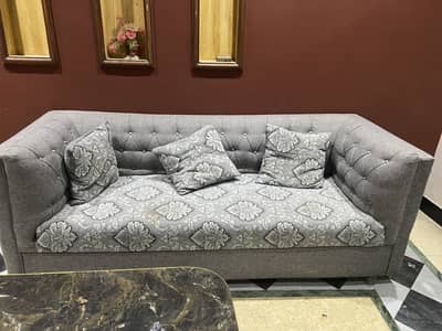 7 seater sofa / center table