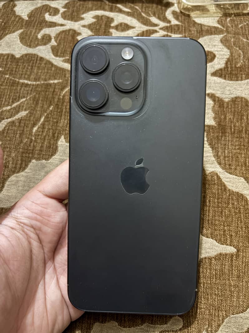 Apple iPhone 15 Pro Max 0