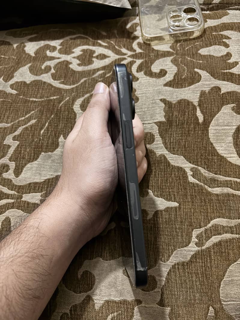 Apple iPhone 15 Pro Max 1