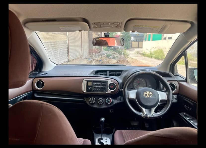 Toyota Vitz 2011 2