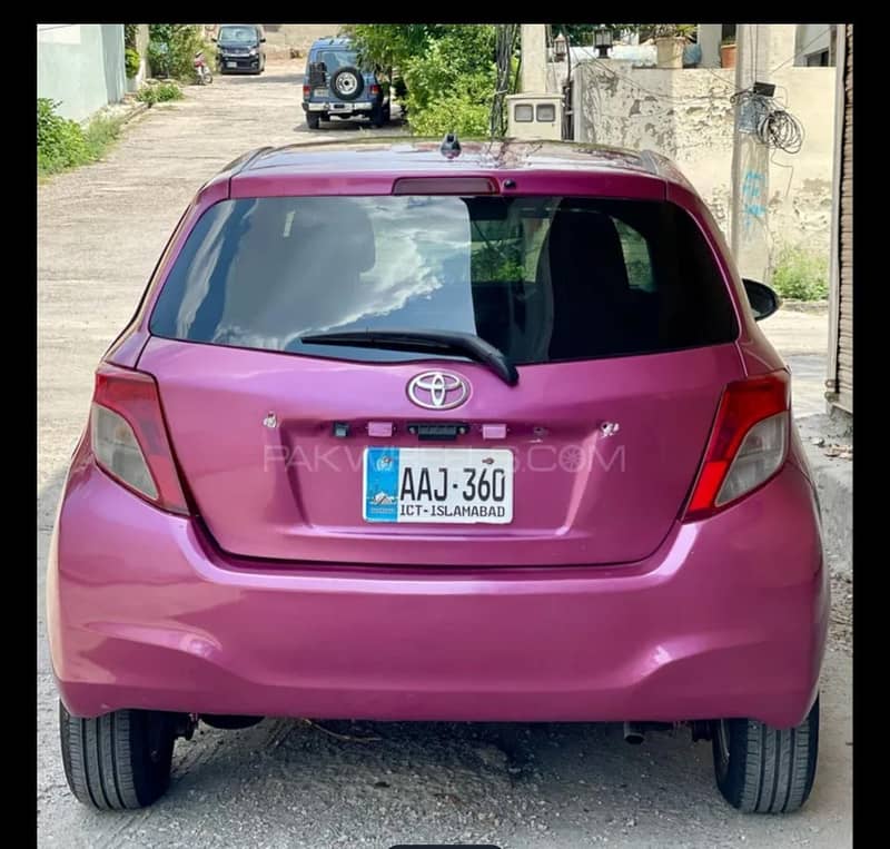 Toyota Vitz 2011 3