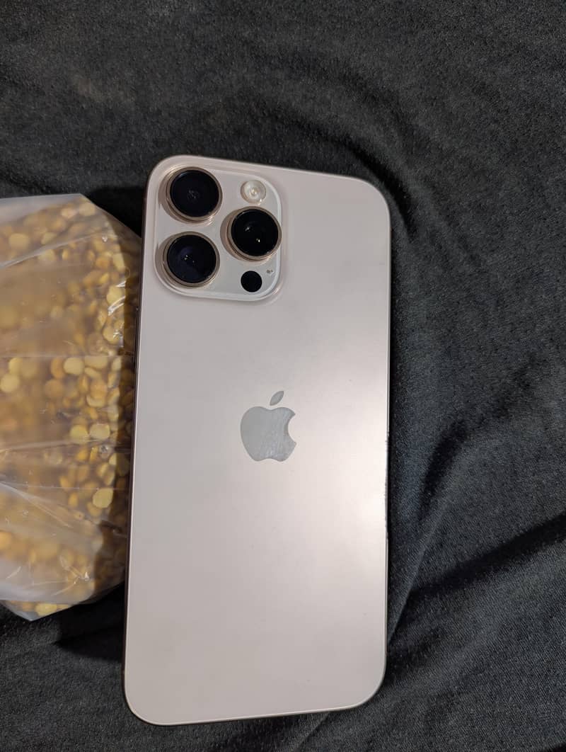 Apple iPhone 16 Pro Max 0
