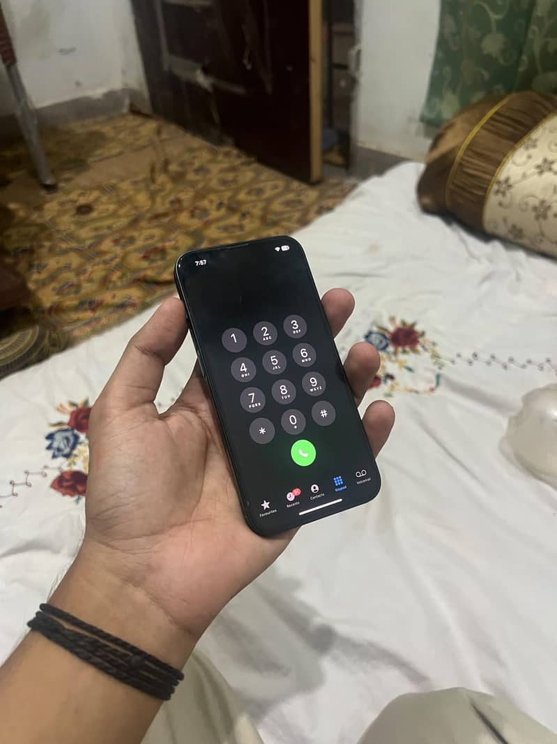 Apple iPhone 14 3