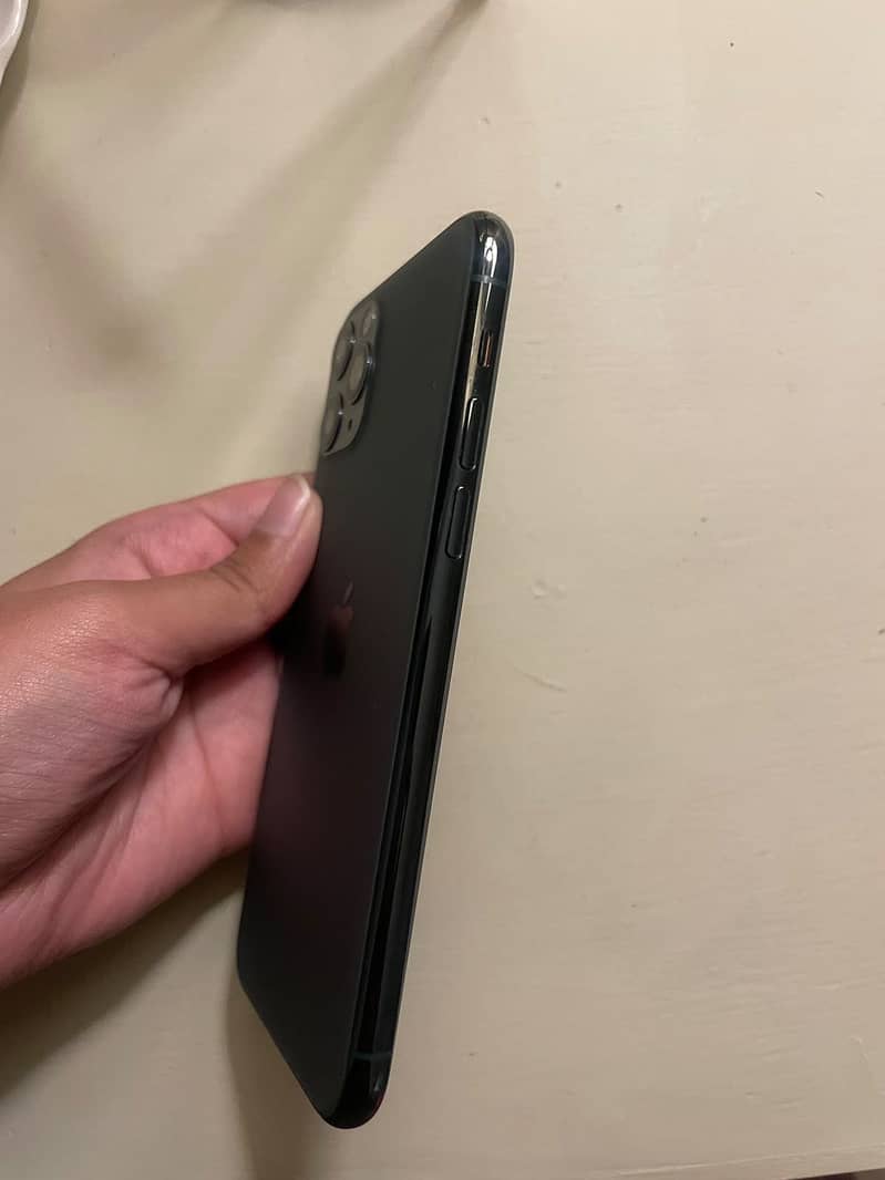 Apple iPhone 11 Pro 3