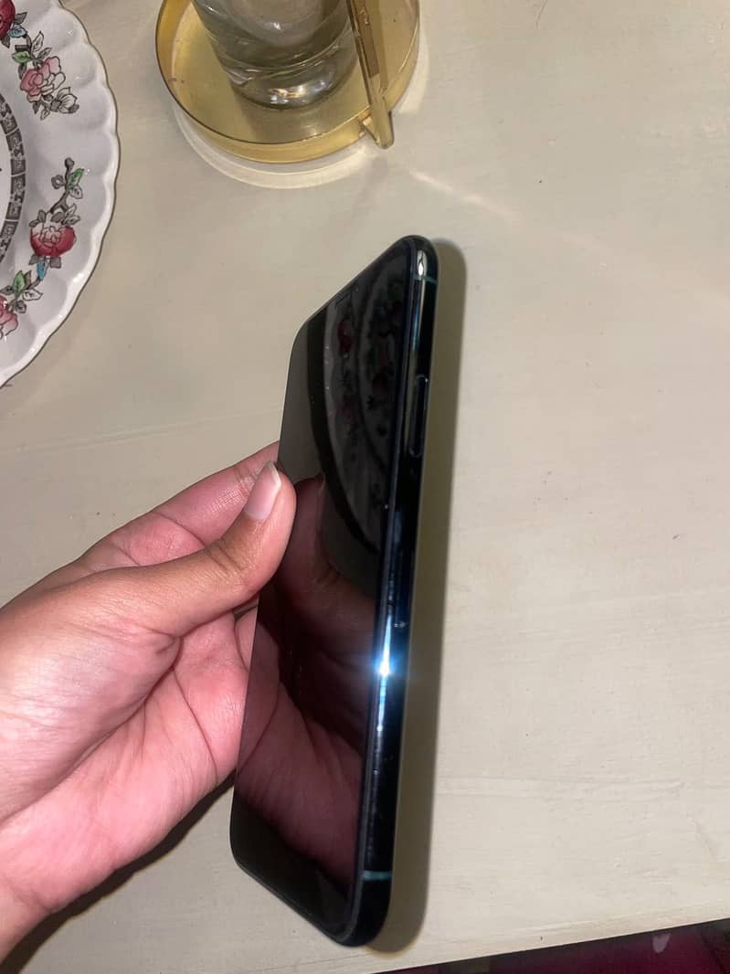 Apple iPhone 11 Pro 6