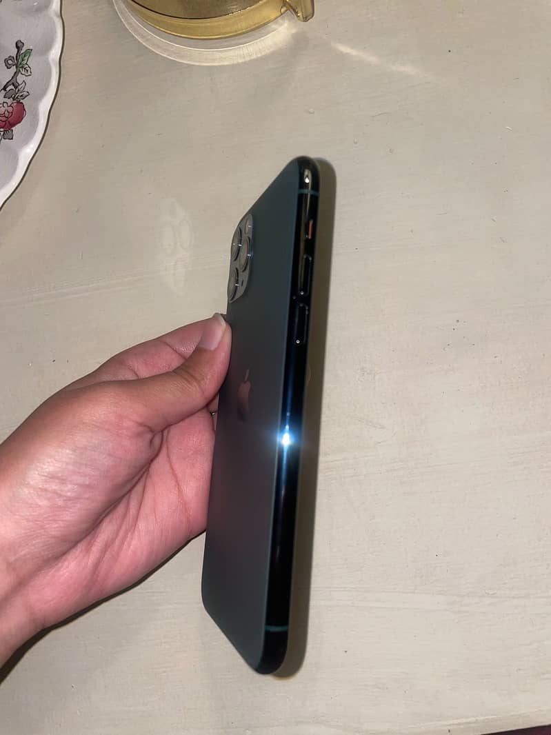 Apple iPhone 11 Pro 9