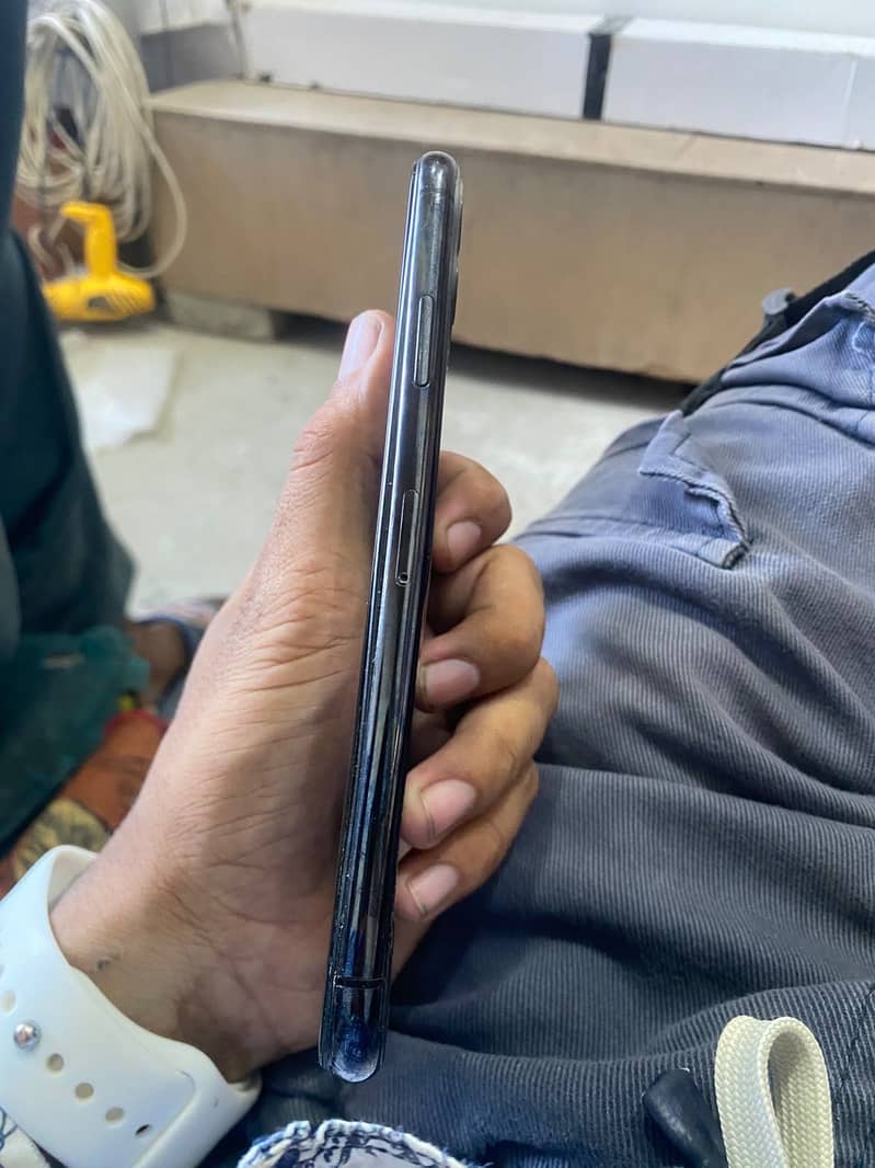 Apple iPhone 11 Pro Max 1