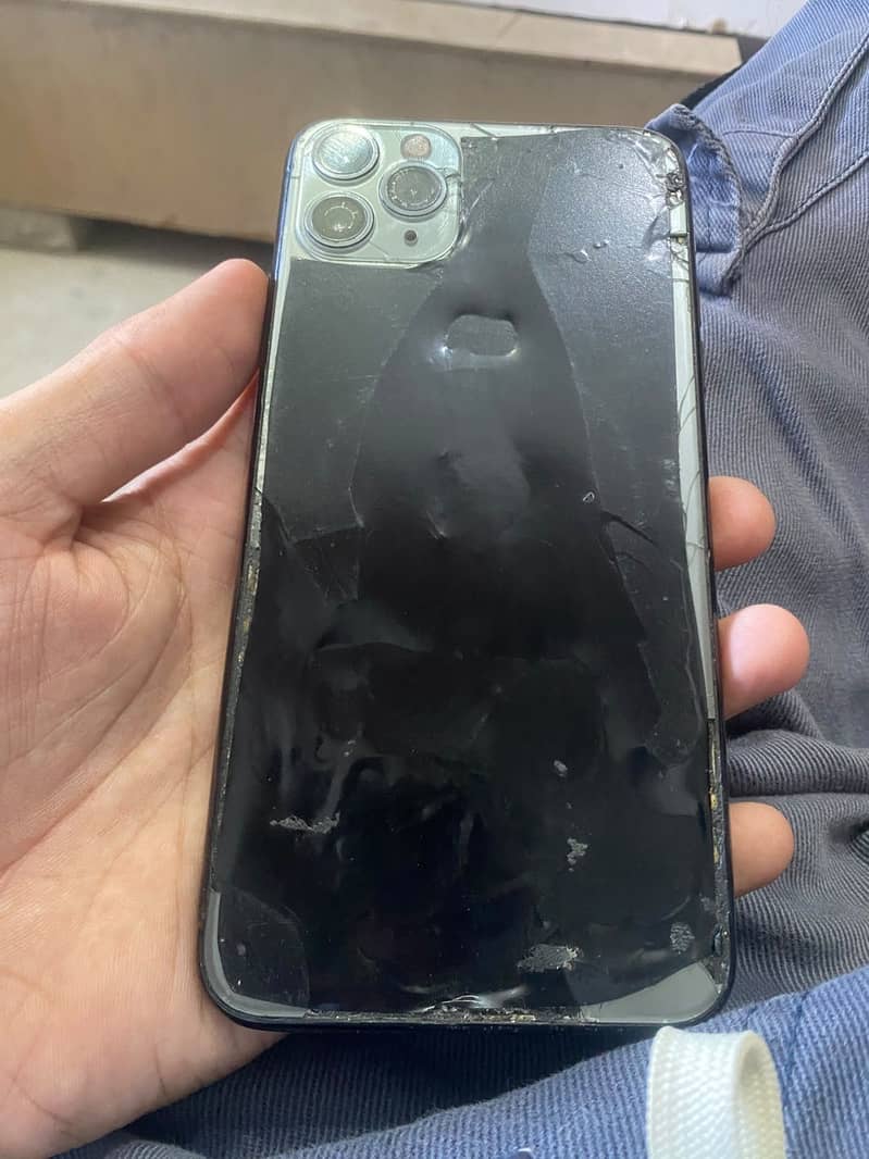 Apple iPhone 11 Pro Max 2