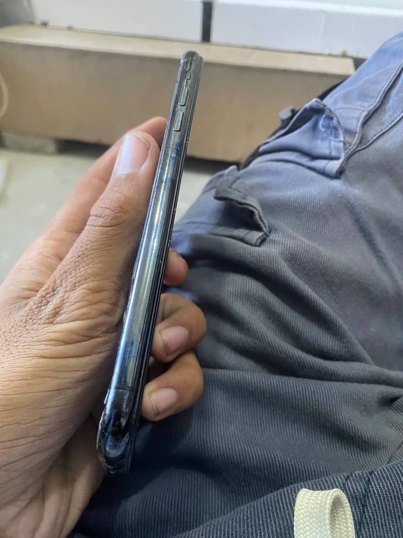 Apple iPhone 11 Pro Max 5