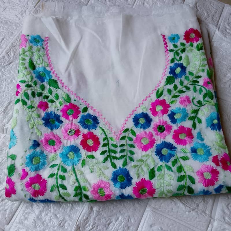 Embroidered suits 0