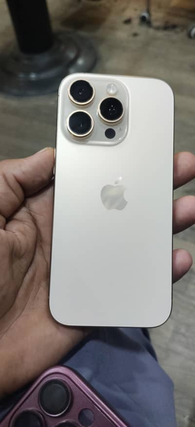 Apple iPhone 16 Pro