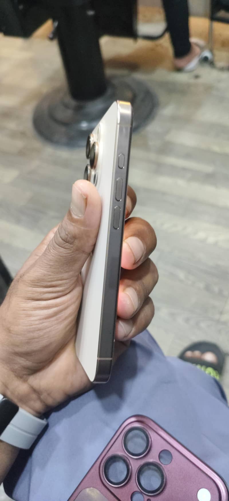 Apple iPhone 16 Pro 2