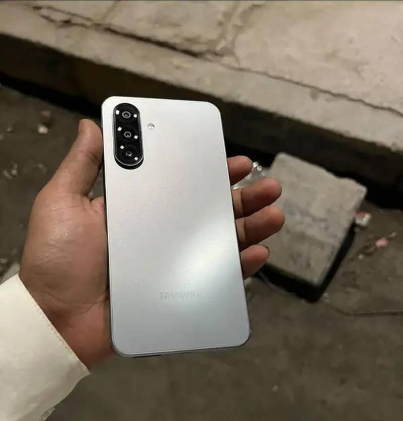 Samsung Galaxy A17 0
