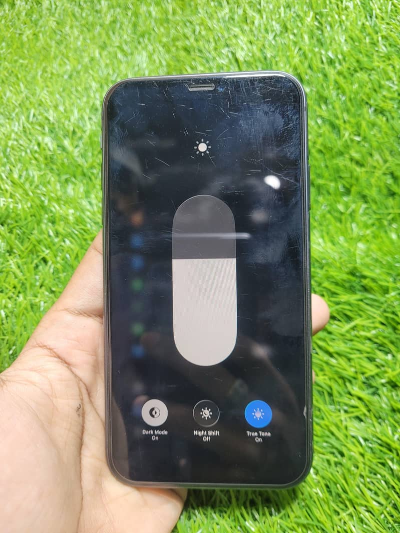 Apple iPhone 11 3