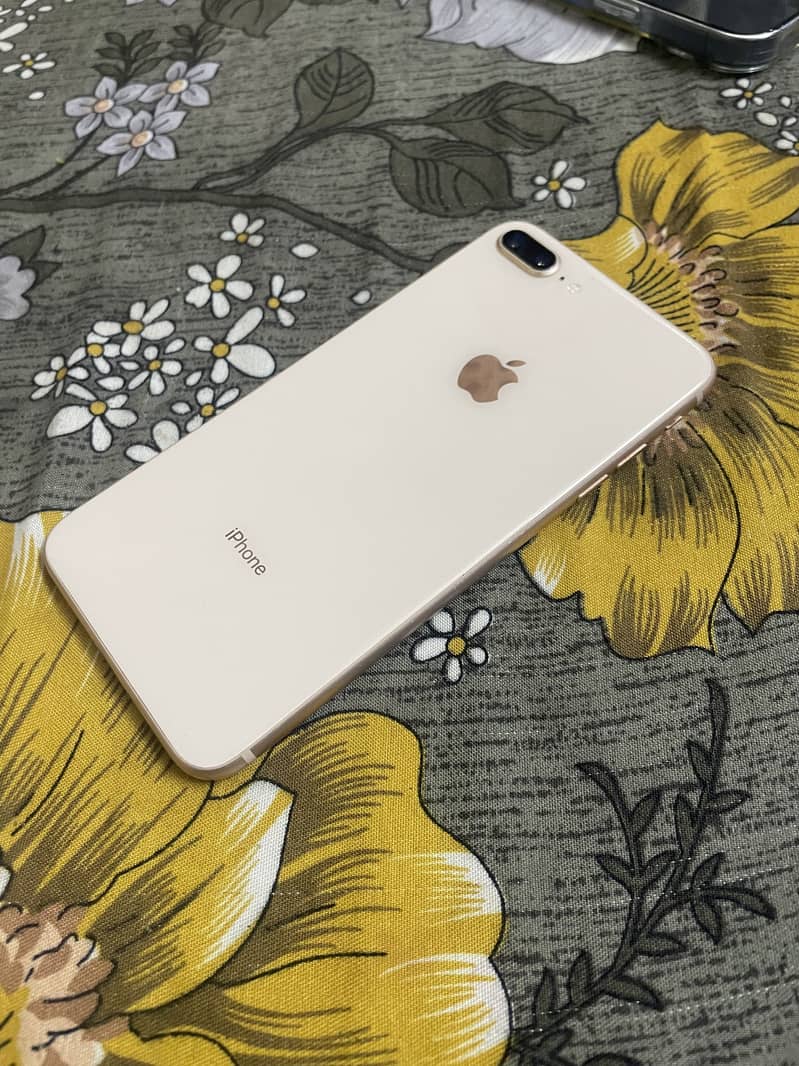 Apple iPhone 8 Plus 0