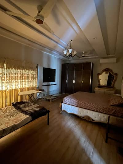 ONE KANAL BEAUTIFULL UPPER PORTION AVAILABLE FOR RENT IN DHA PHASE 4