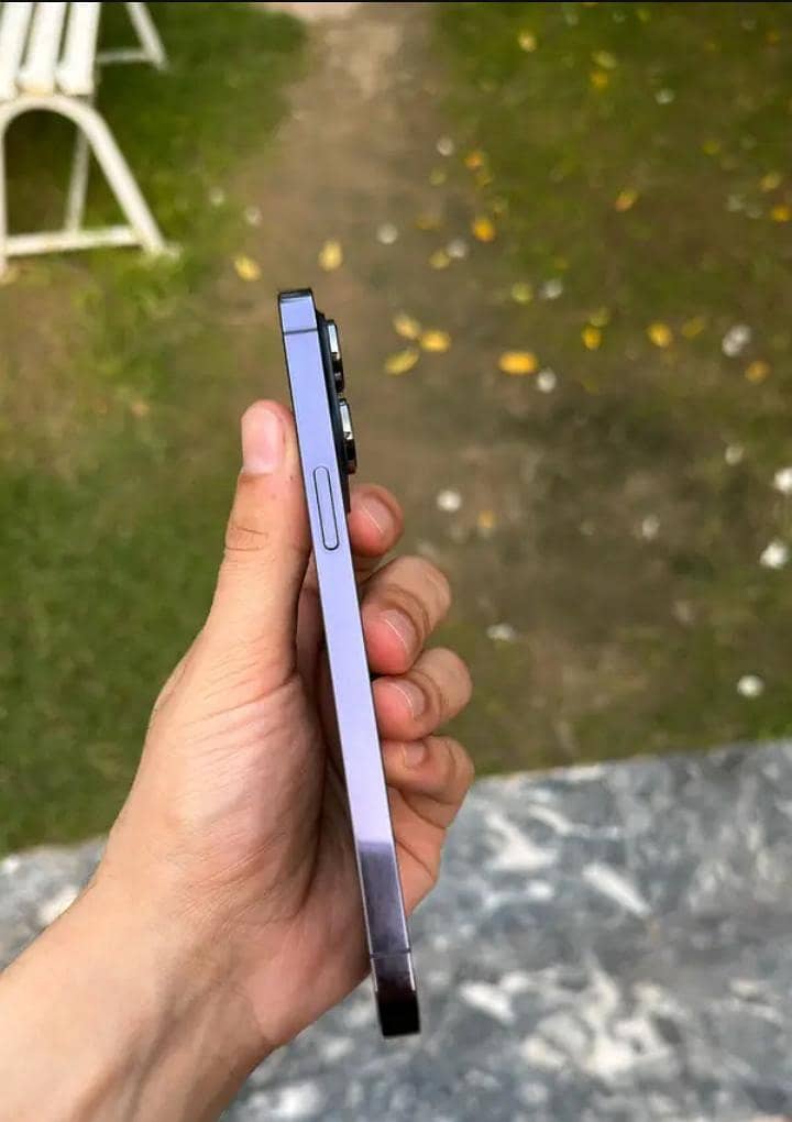 iPhone 14 Pro 4