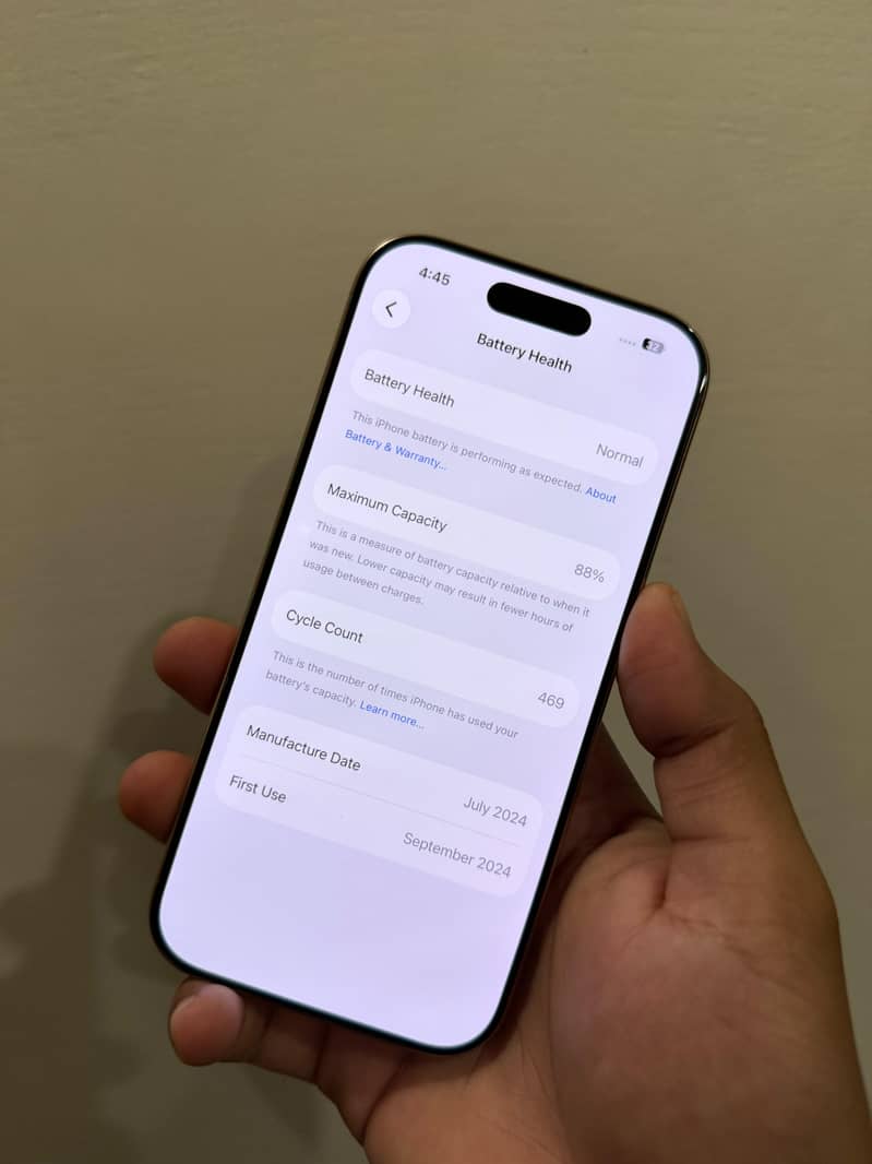 Apple iPhone 16 Pro 2