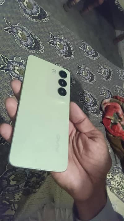 Vivo Y100 8+8 (256) with box & warranty