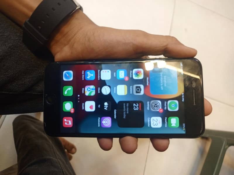 Apple iPhone 7 Plus 1