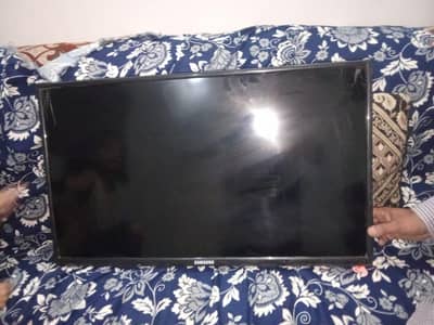 6 month used Led 32 inch Samsung