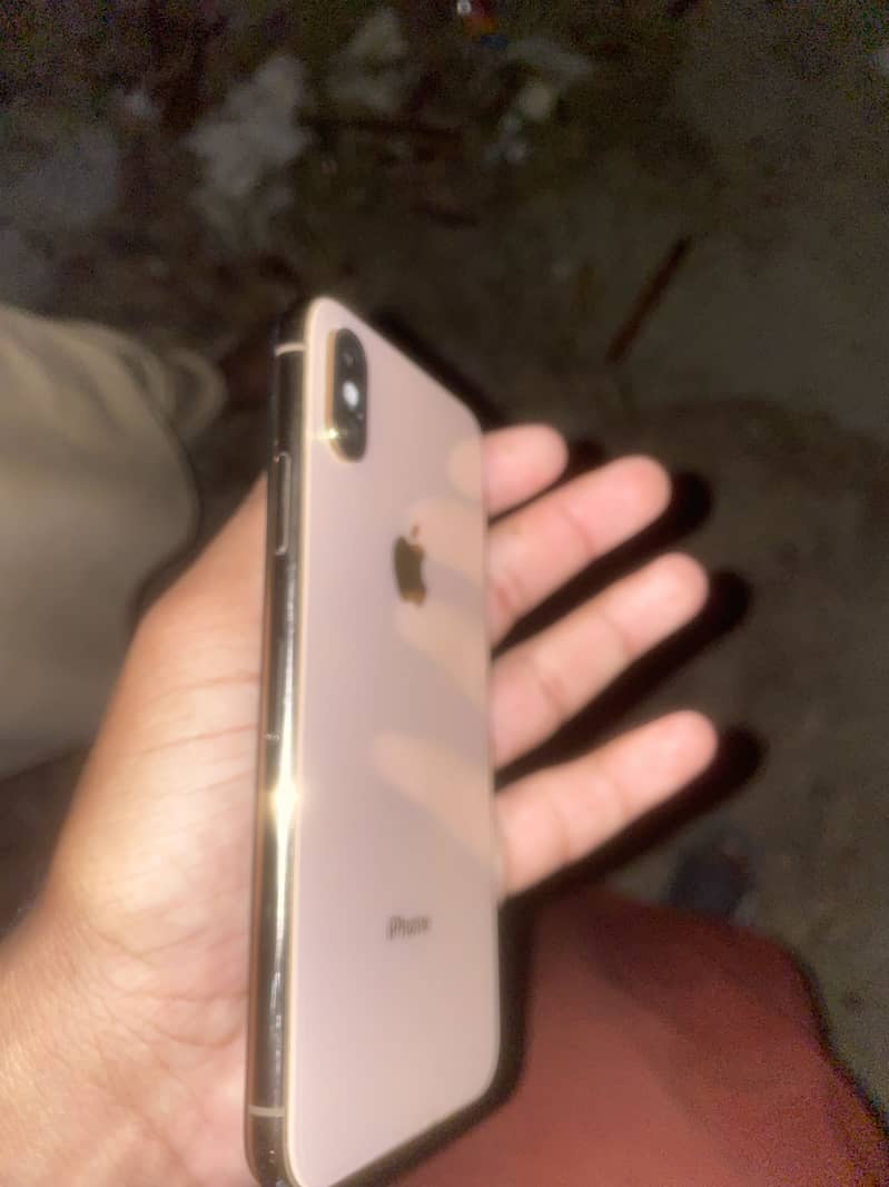 Apple iPhone XS 3