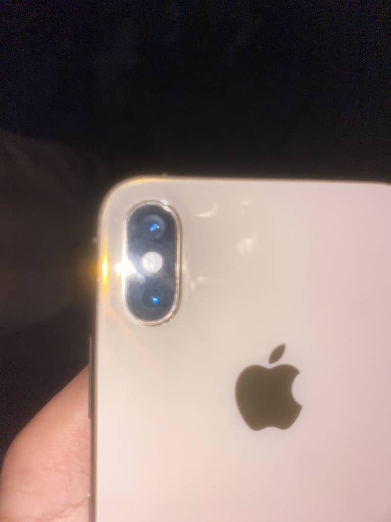 Apple iPhone XS 5