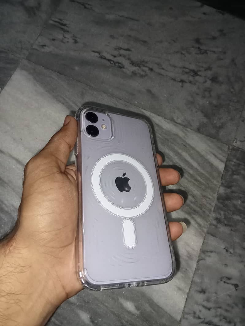Apple iPhone 11 4
