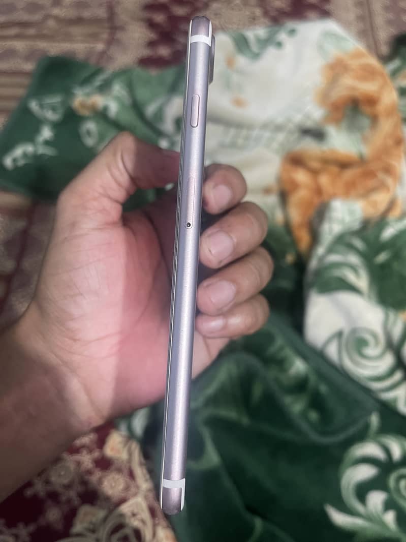 Apple iPhone 7 Plus 0