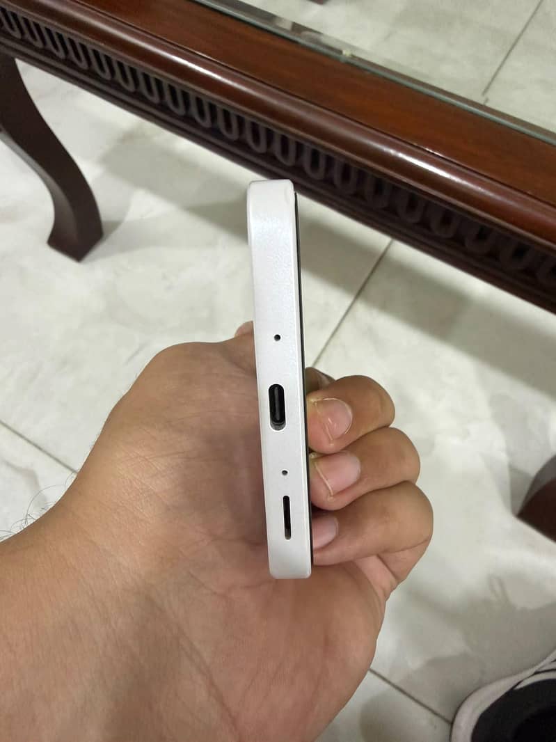 Samsung Mobile A26 4