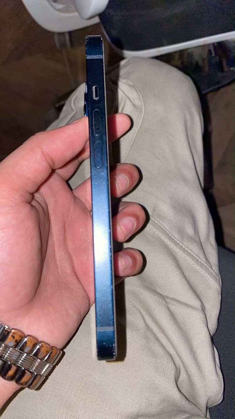 Apple iPhone 14 4