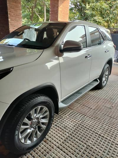 Toyota Fortuner V 2022